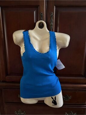 Tankaneo Bright Blue Ribbed Scallop-Edge Tank Top
